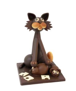 Gato atrapando ratones